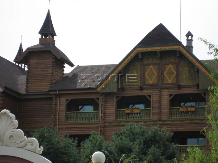 Everland  cabin hostel..JPG